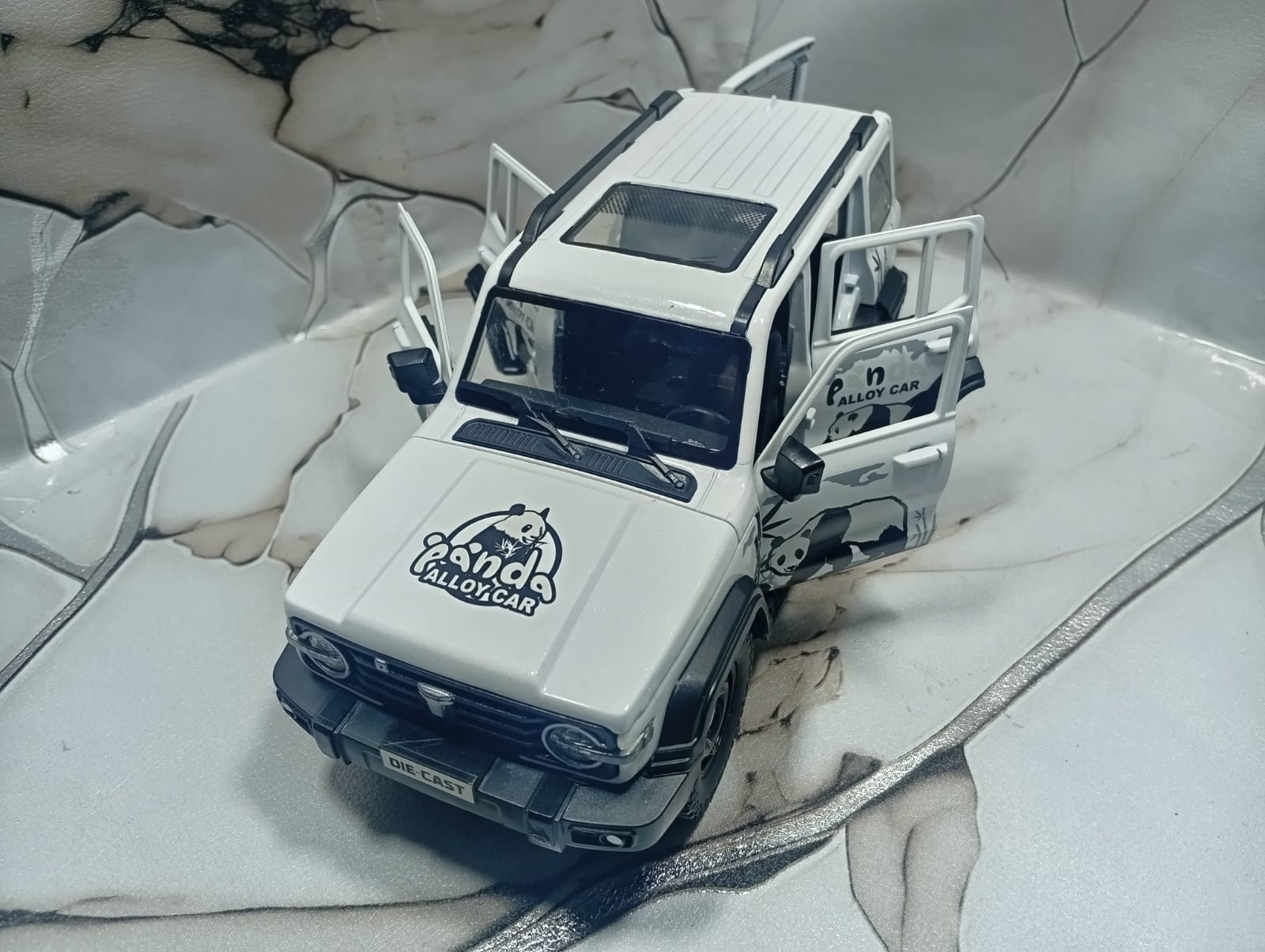 1:24 Scale Tank 300 Off-Road SUV Diecast Model Car – Detailed Interior, Opening Doors, Realistic Design view 9