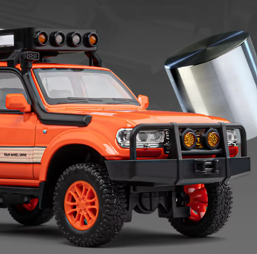 Toyota Land Cruiser LC80 Official Licensed 1:24 Scale Diecast Model Car Metal SUV Toy with Light & Sound view 8