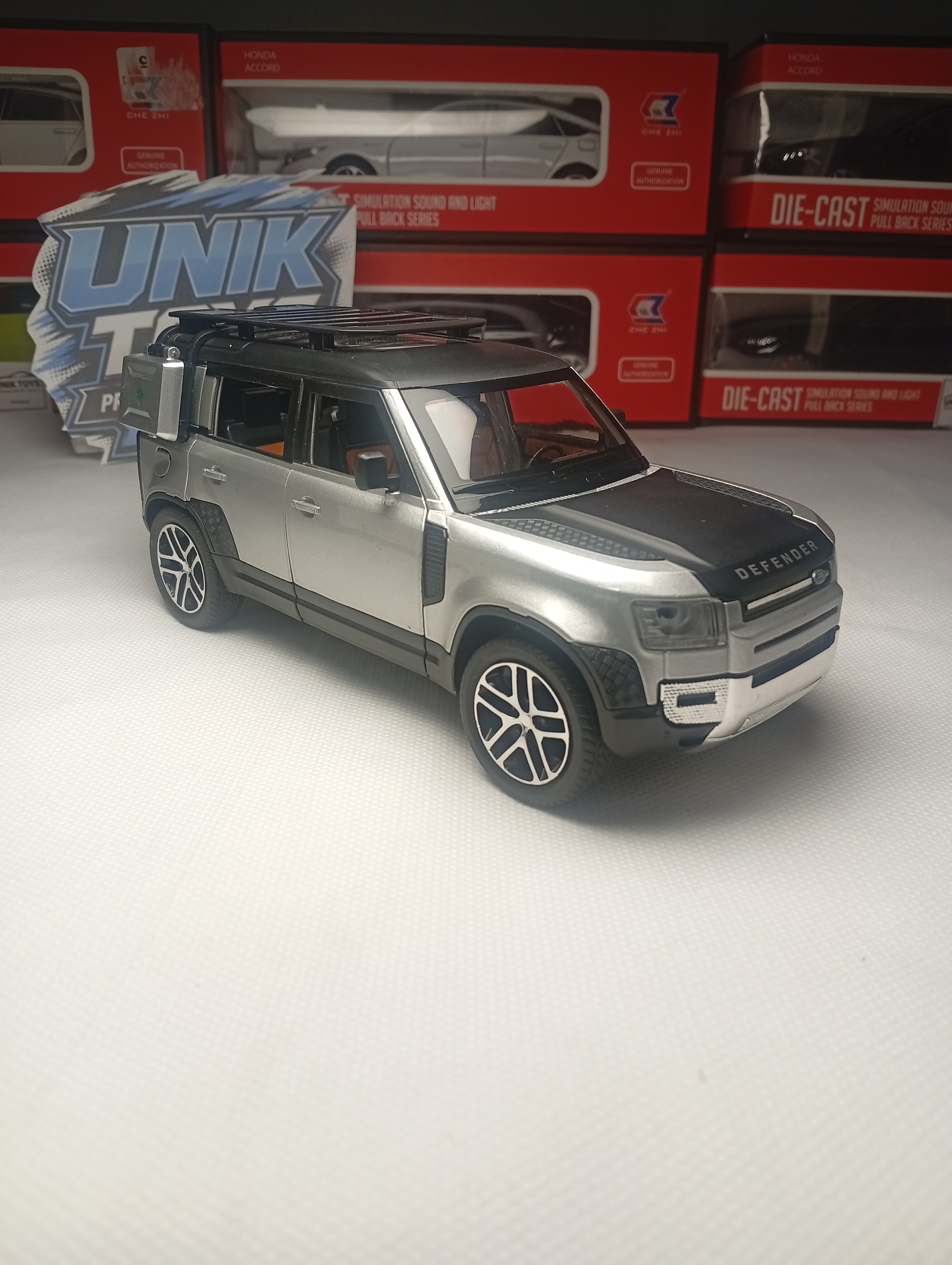 1:24 Scale Land Rover Defender Diecast Model Car | Metal Body Collectible Car | Detailed SUV Model view 11